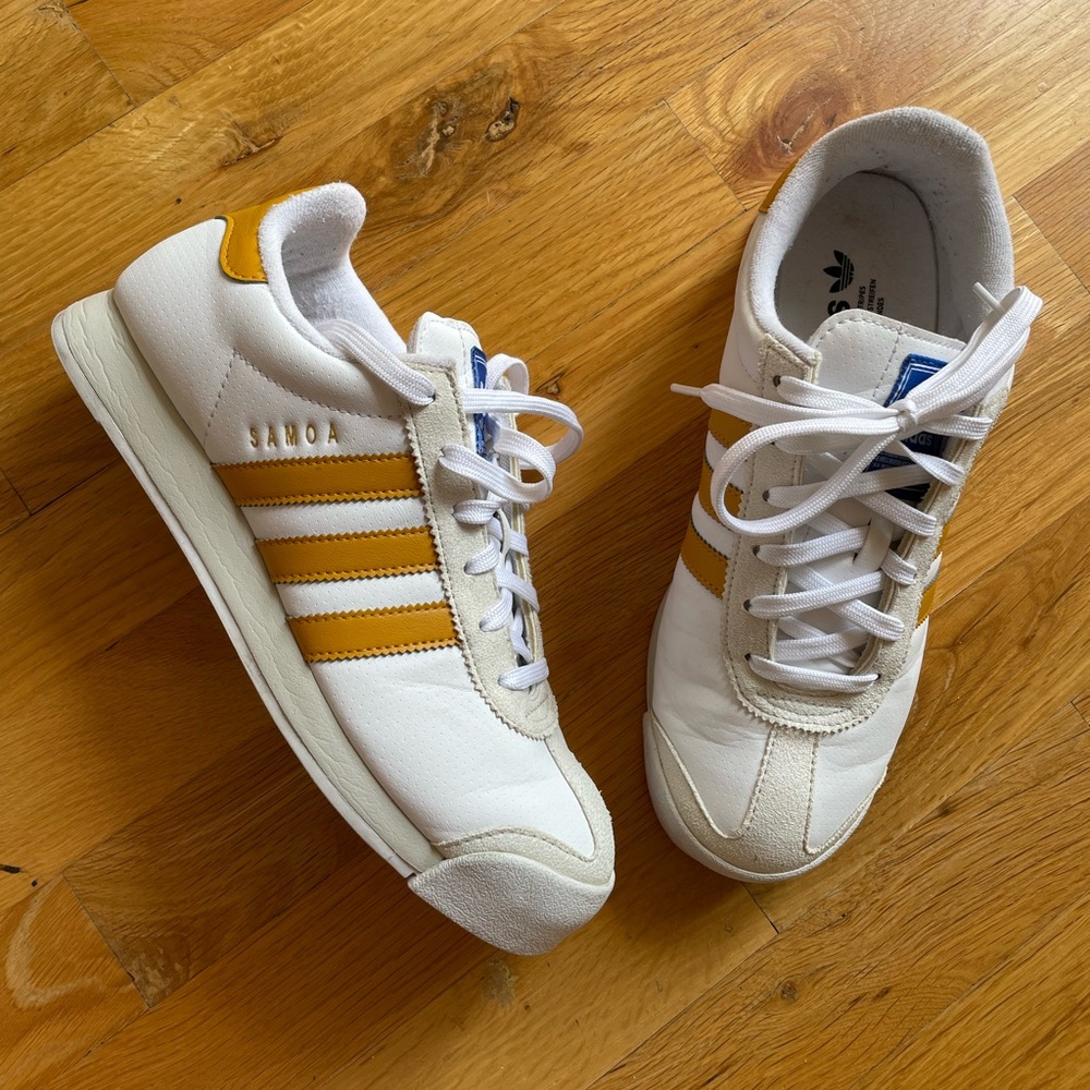 Adidas Samoa leather shoes white with mustard yellow stripes.